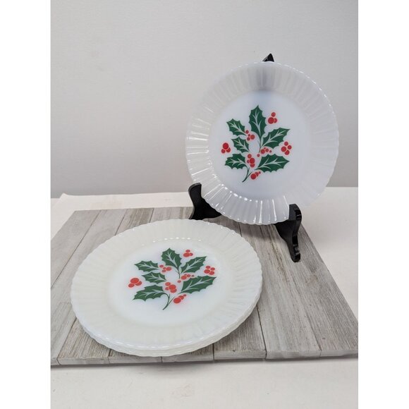 Vintage Termocrisa Holly Berry Christmas Milk Glass 8 3/4” Dinner Plates Set 4 - Picture 1 of 10